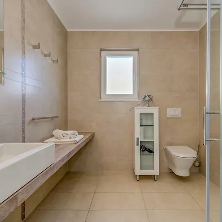 Tipa 2 * Podglavica